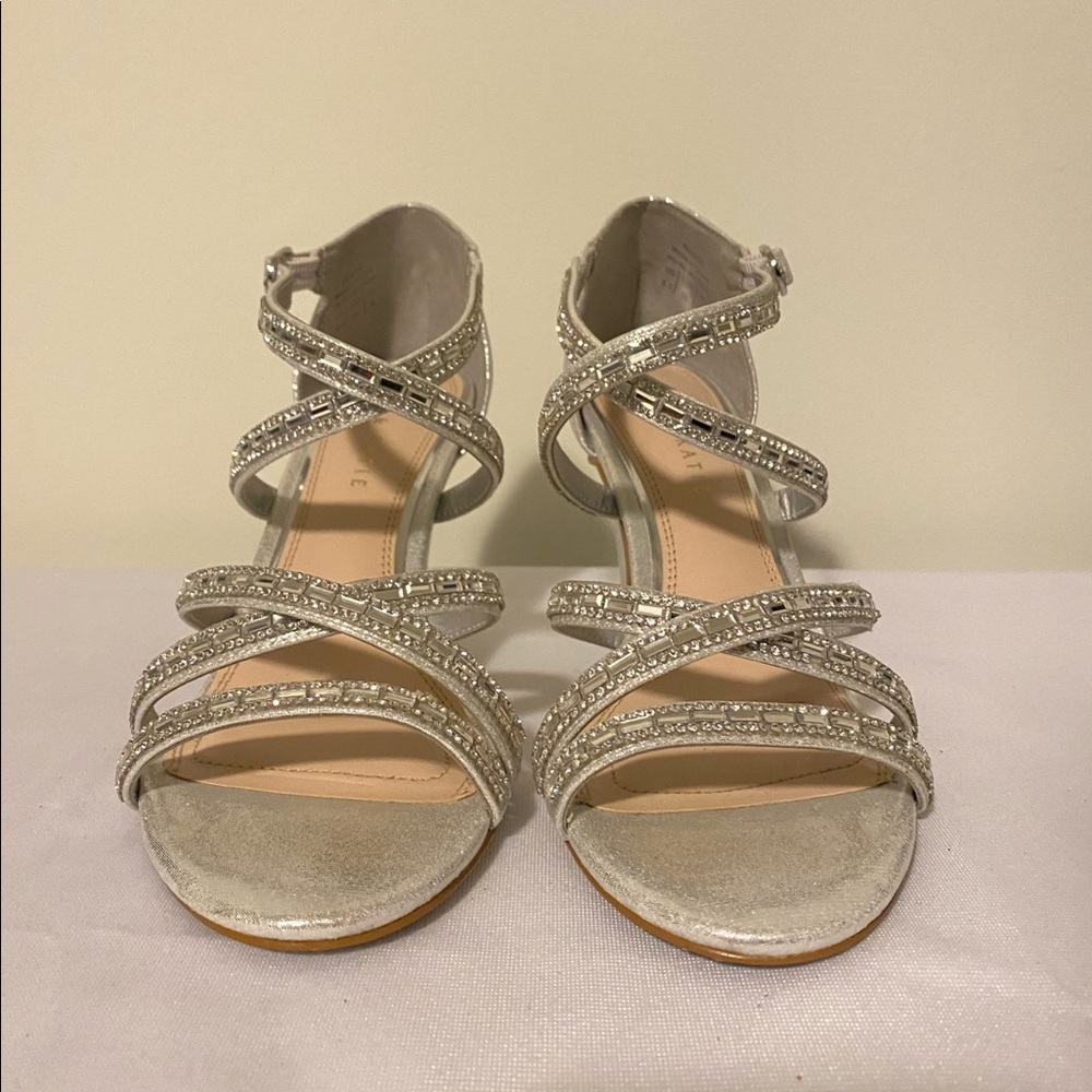 A Kelly And Kate Beautiful Silver crystal Line High Heel